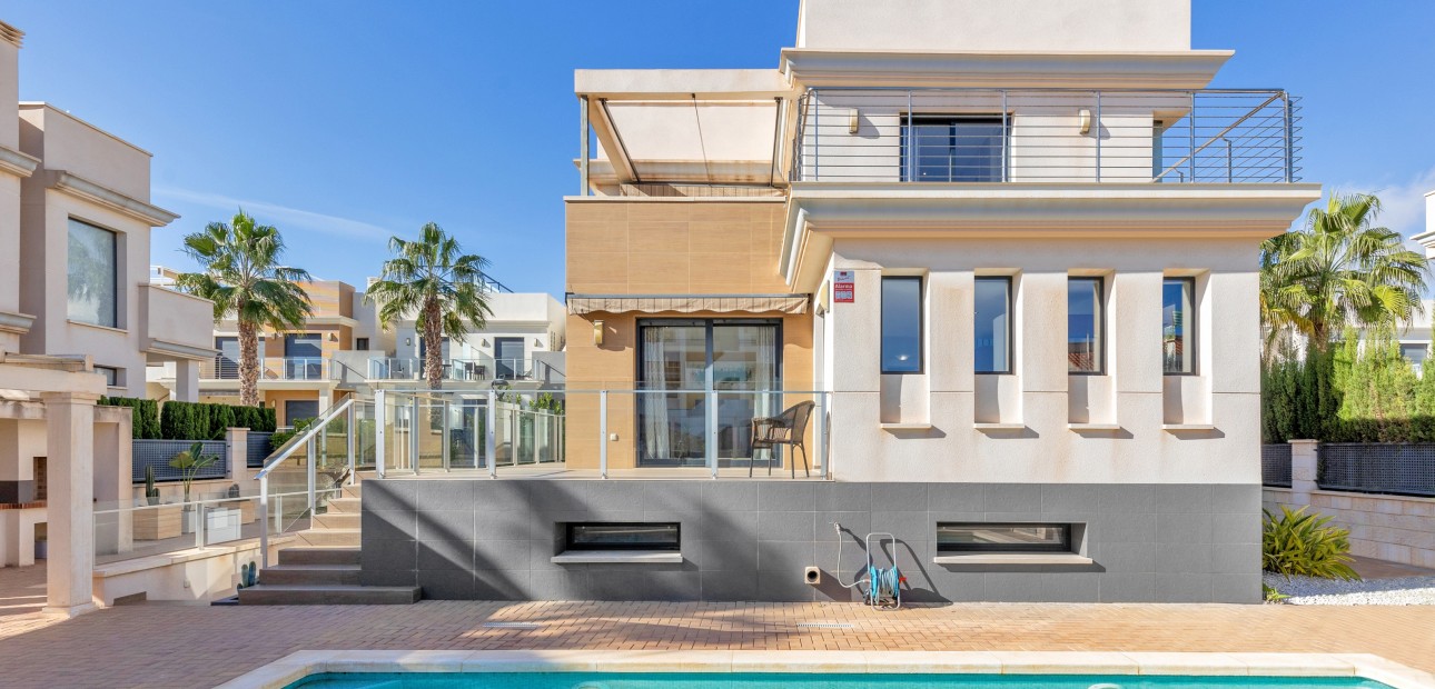 Herverkoop - Detached Villa -
Orihuela Costa - La Zenia