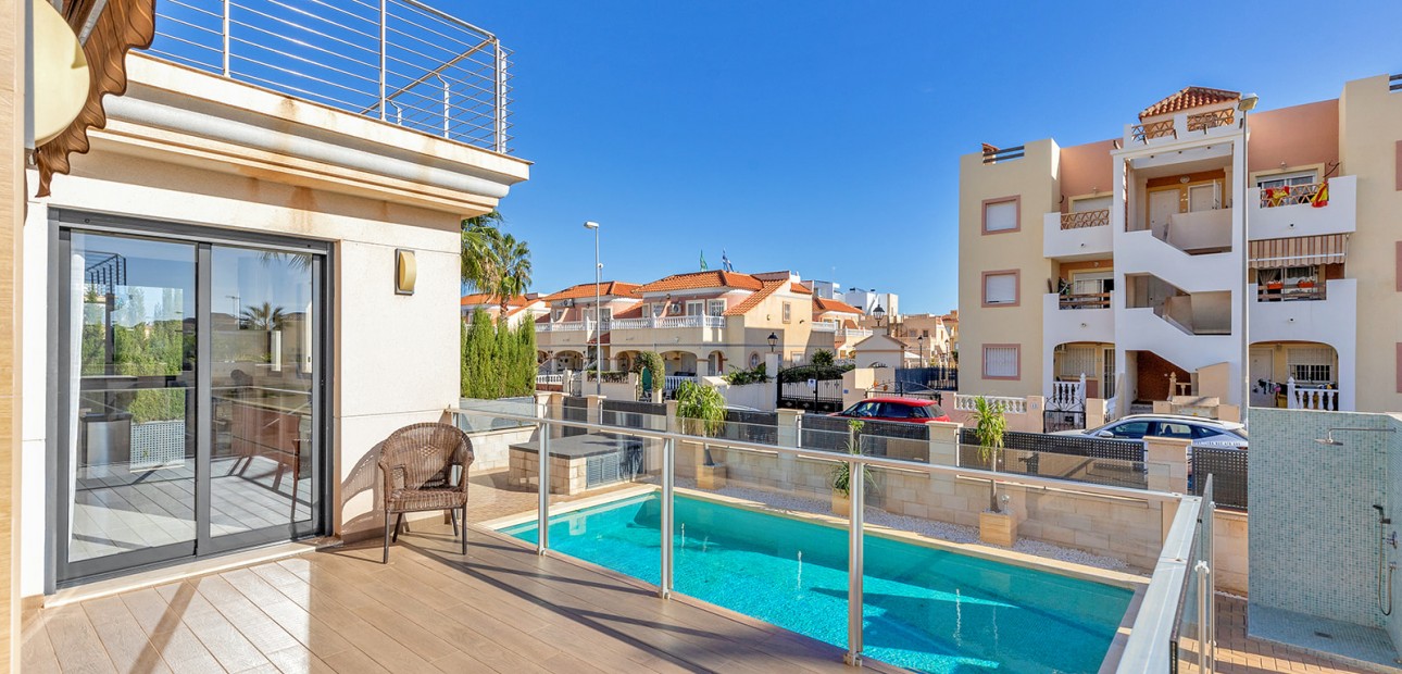 Herverkoop - Detached Villa -
Orihuela Costa - La Zenia