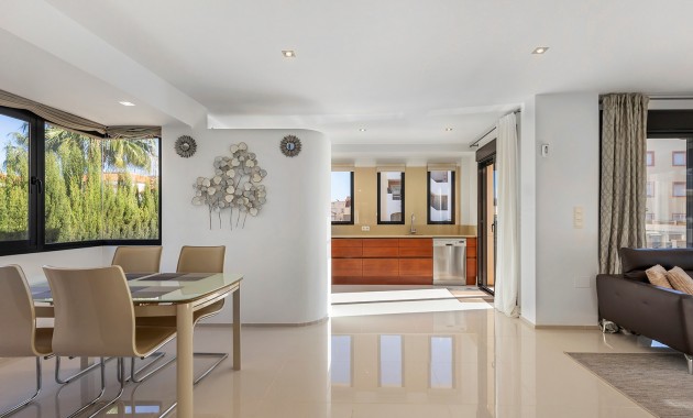 Herverkoop - Detached Villa -
Orihuela Costa - La Zenia