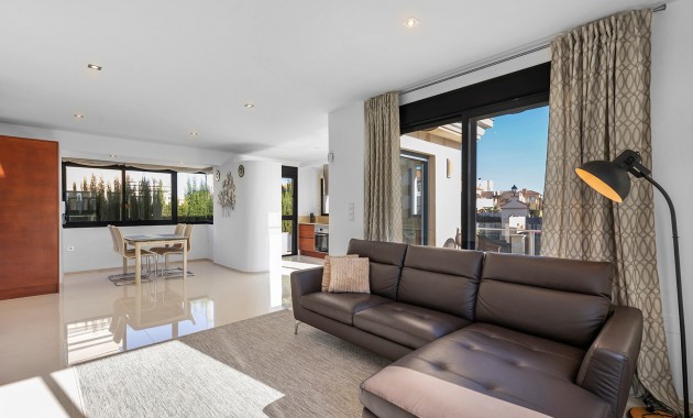 Herverkoop - Detached Villa -
Orihuela Costa - La Zenia