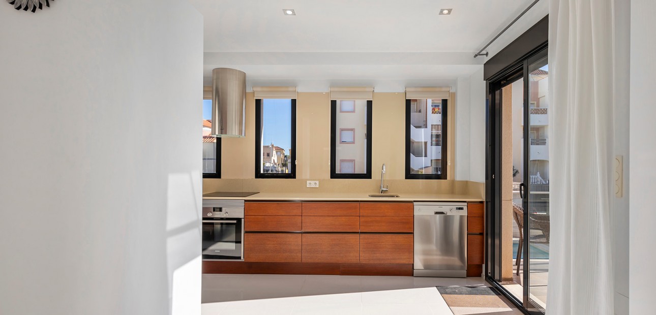 Herverkoop - Detached Villa -
Orihuela Costa - La Zenia