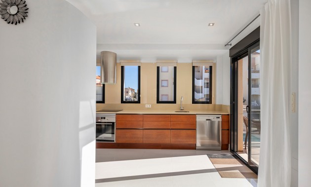 Herverkoop - Detached Villa -
Orihuela Costa - La Zenia