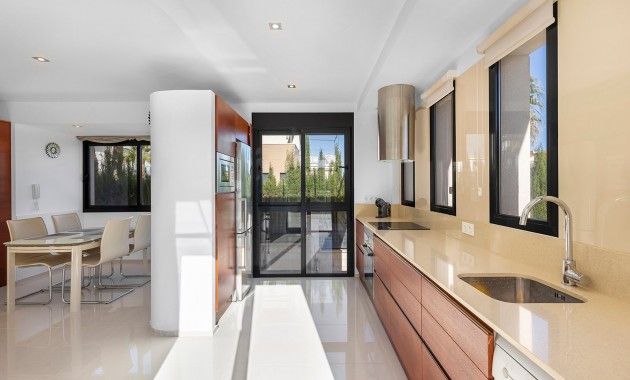 Herverkoop - Detached Villa -
Orihuela Costa - La Zenia