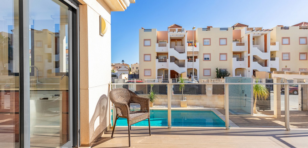 Herverkoop - Detached Villa -
Orihuela Costa - La Zenia