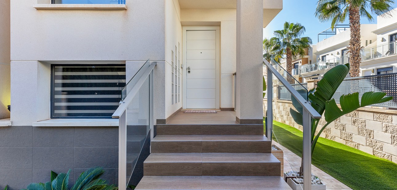 Herverkoop - Detached Villa -
Orihuela Costa - La Zenia