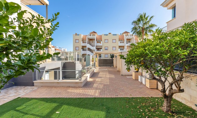 Herverkoop - Detached Villa -
Orihuela Costa - La Zenia