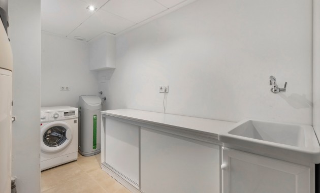 Herverkoop - Detached Villa -
Orihuela Costa - La Zenia