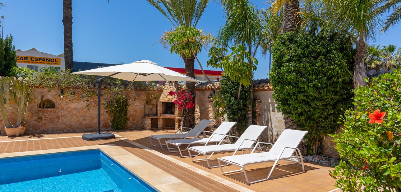 Herverkoop - Detached Villa -
Orihuela Costa - Punta Prima