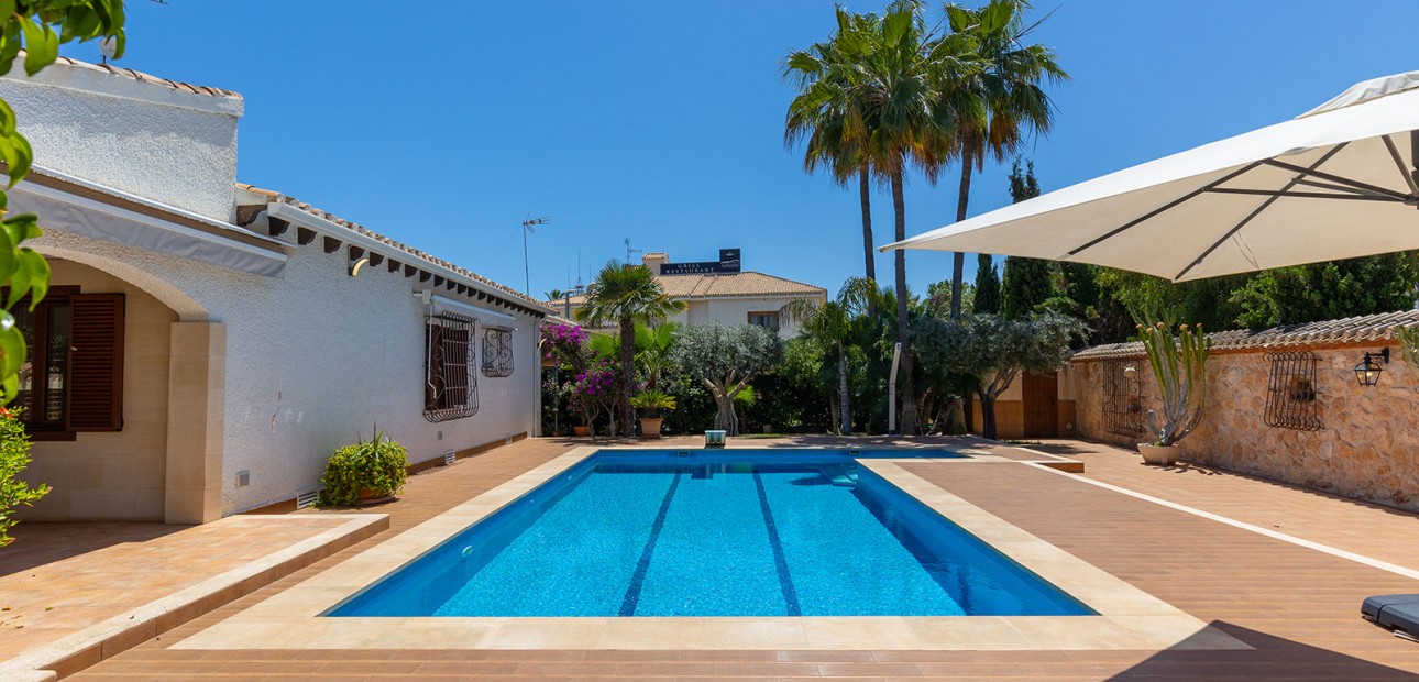 Herverkoop - Detached Villa -
Orihuela Costa - Punta Prima