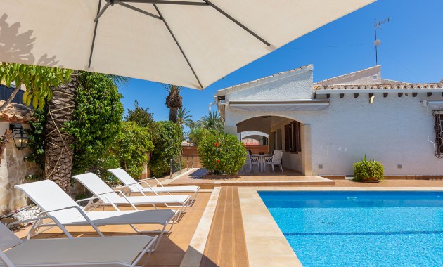 Herverkoop - Detached Villa -
Orihuela Costa - Punta Prima