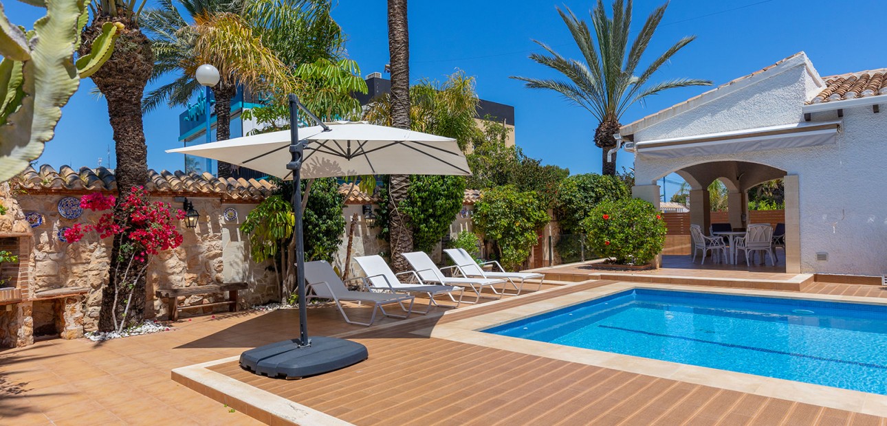 Herverkoop - Detached Villa -
Orihuela Costa - Punta Prima