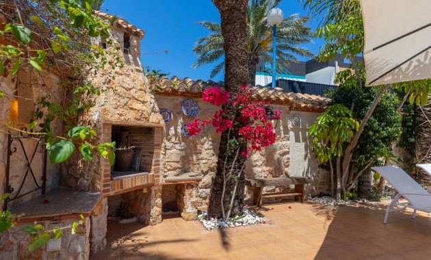 Herverkoop - Detached Villa -
Orihuela Costa - Punta Prima