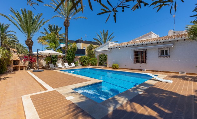Herverkoop - Detached Villa -
Orihuela Costa - Punta Prima