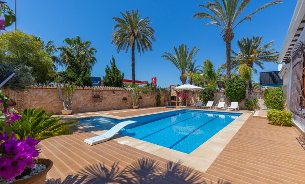 Herverkoop - Detached Villa -
Orihuela Costa - Punta Prima