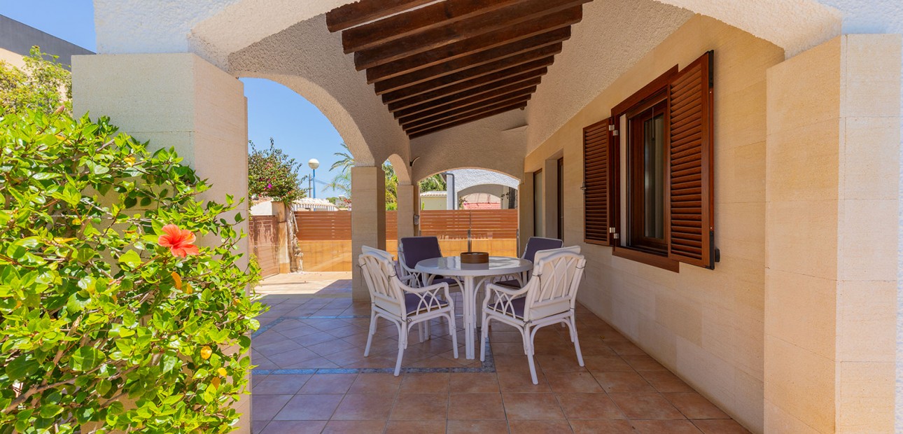 Herverkoop - Detached Villa -
Orihuela Costa - Punta Prima