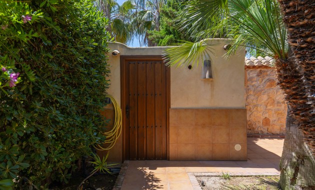 Herverkoop - Detached Villa -
Orihuela Costa - Punta Prima