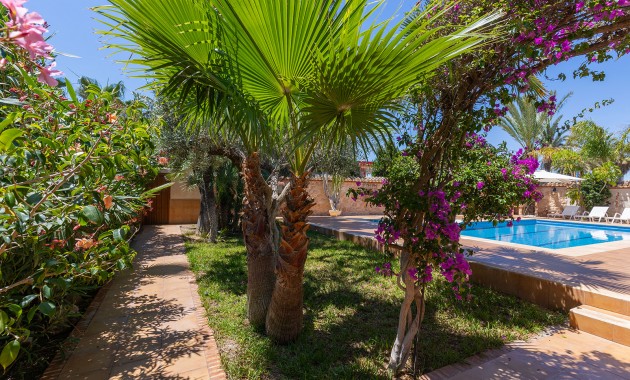 Herverkoop - Detached Villa -
Orihuela Costa - Punta Prima