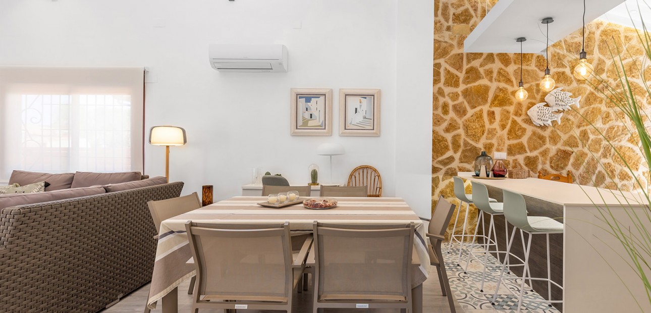 Herverkoop - Detached Villa -
Orihuela Costa - Punta Prima