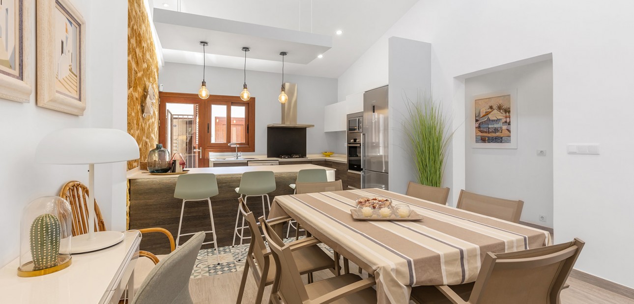 Herverkoop - Detached Villa -
Orihuela Costa - Punta Prima