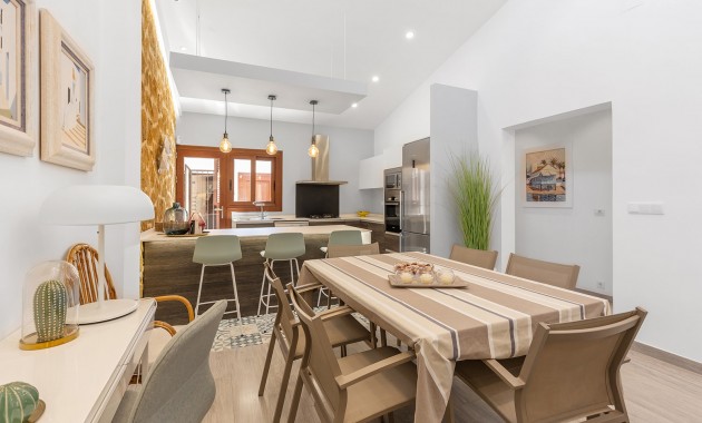 Herverkoop - Detached Villa -
Orihuela Costa - Punta Prima