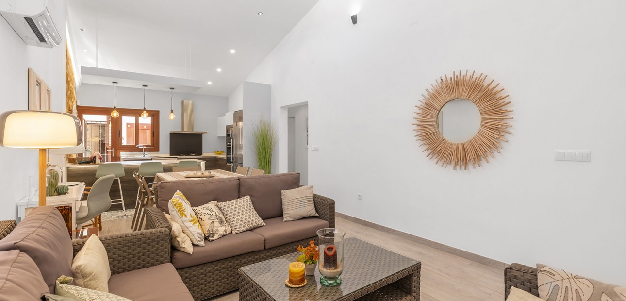 Herverkoop - Detached Villa -
Orihuela Costa - Punta Prima