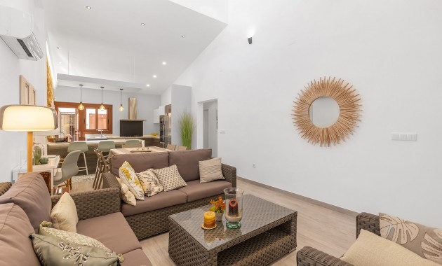 Herverkoop - Detached Villa -
Orihuela Costa - Punta Prima