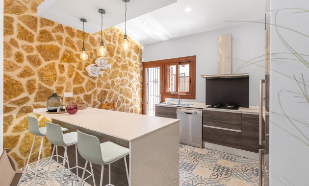 Herverkoop - Detached Villa -
Orihuela Costa - Punta Prima