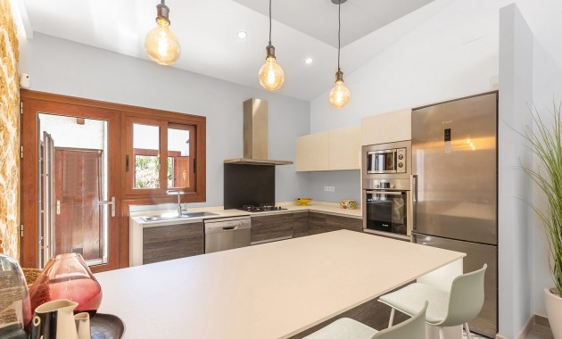 Herverkoop - Detached Villa -
Orihuela Costa - Punta Prima