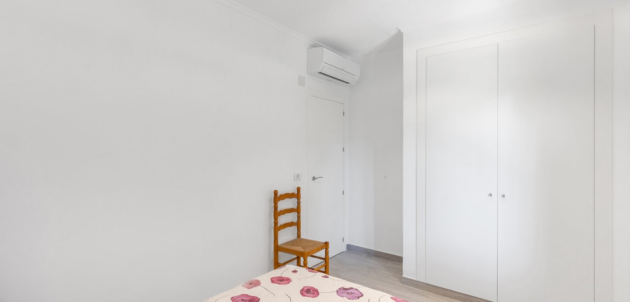 Herverkoop - Detached Villa -
Orihuela Costa - Punta Prima