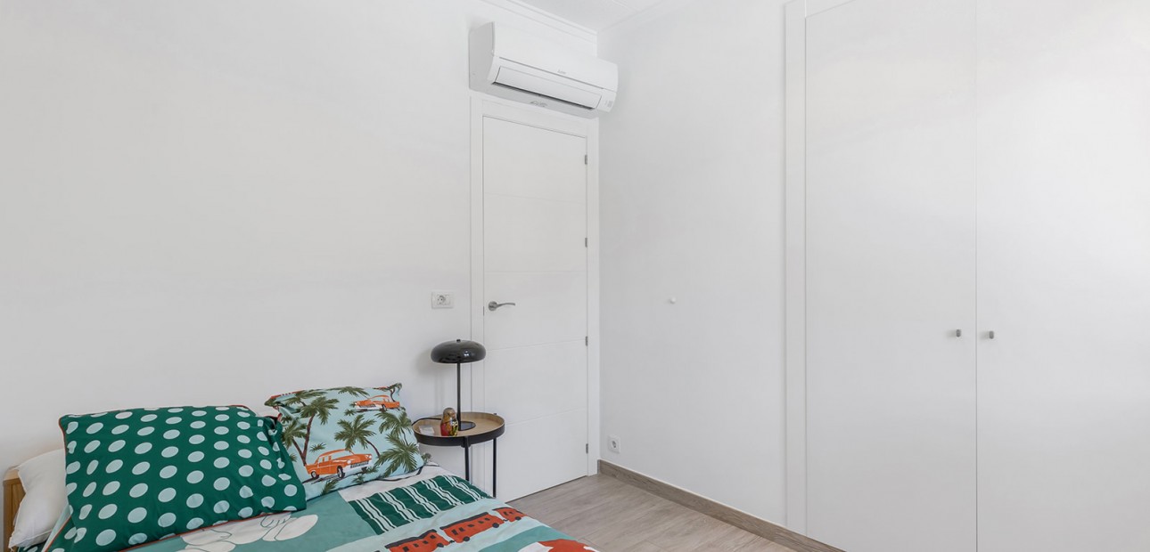 Herverkoop - Detached Villa -
Orihuela Costa - Punta Prima