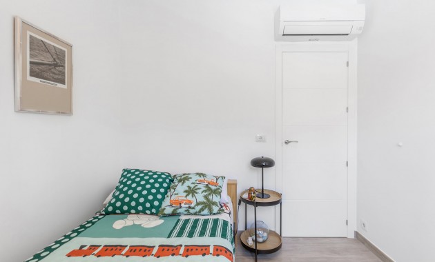 Herverkoop - Detached Villa -
Orihuela Costa - Punta Prima