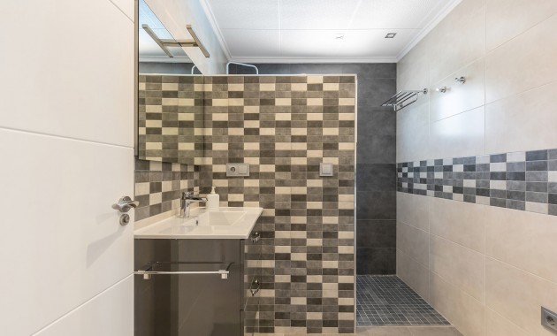 Herverkoop - Detached Villa -
Orihuela Costa - Punta Prima