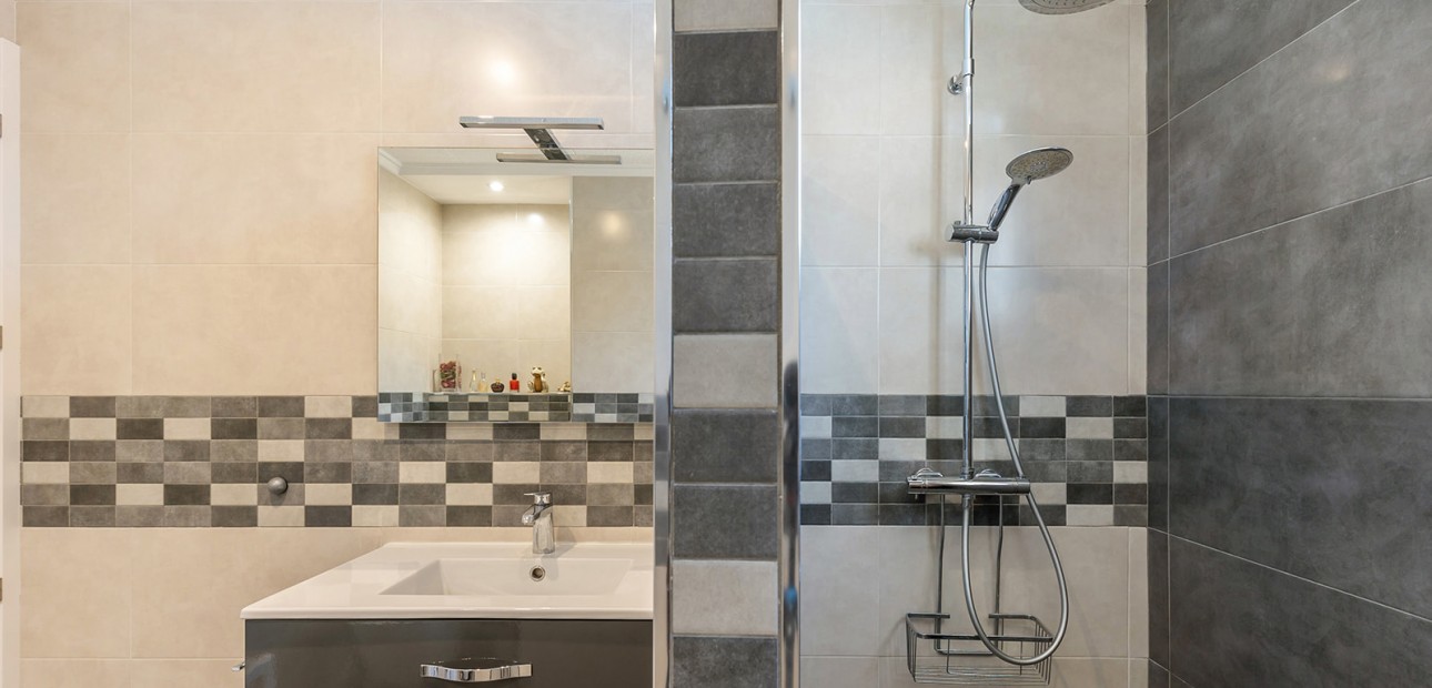 Herverkoop - Detached Villa -
Orihuela Costa - Punta Prima