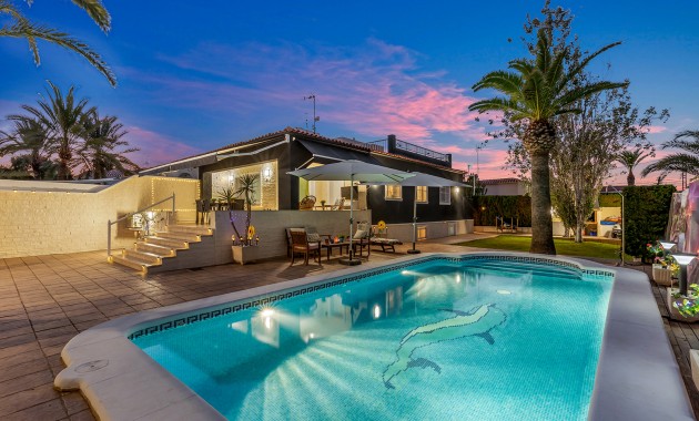 Herverkoop - Detached Villa -
Torrevieja - Rocio del Mar