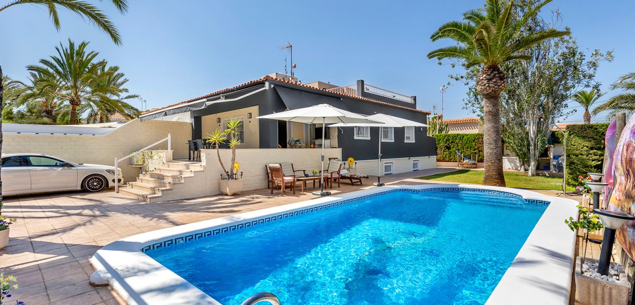Herverkoop - Detached Villa -
Torrevieja - Rocio del Mar