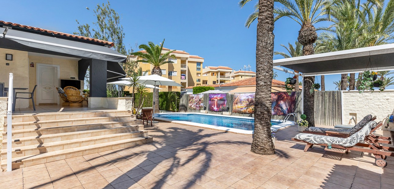Herverkoop - Detached Villa -
Torrevieja - Rocio del Mar