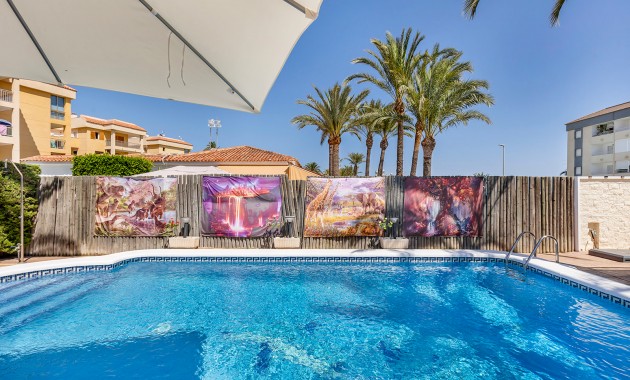 Herverkoop - Detached Villa -
Torrevieja - Rocio del Mar