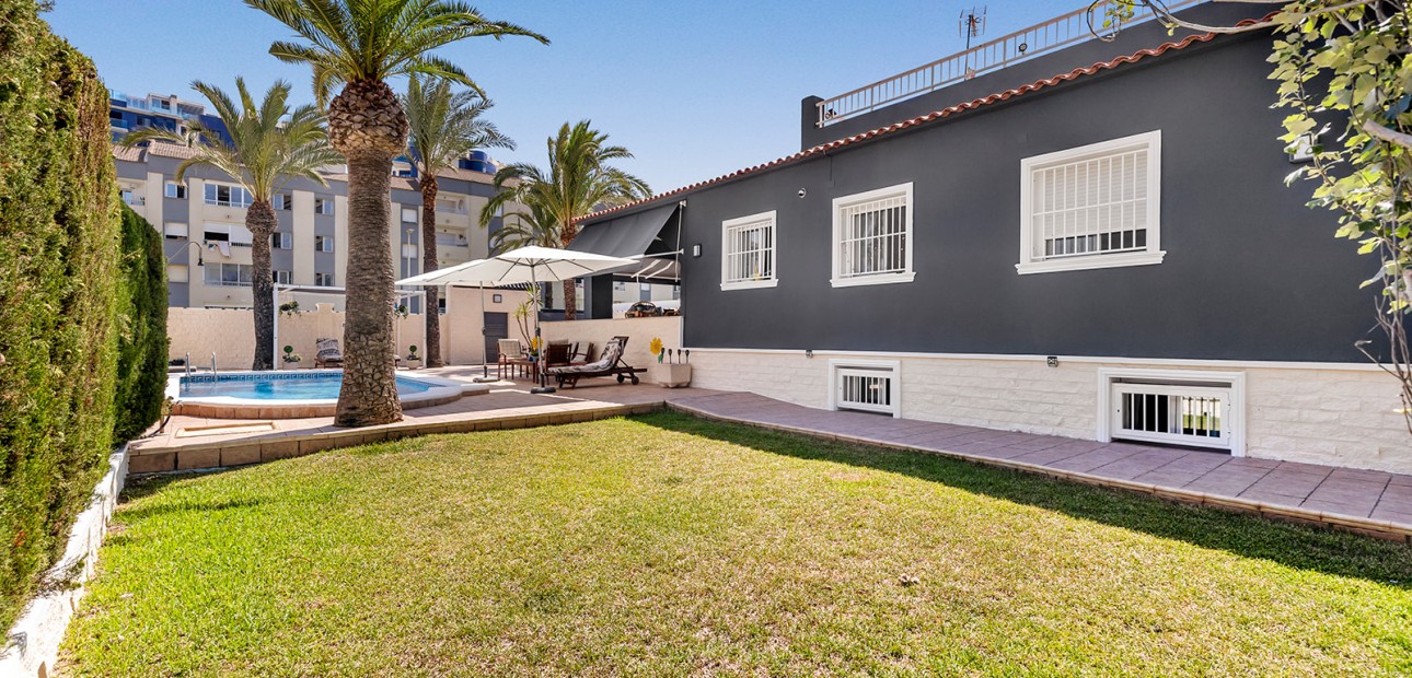 Herverkoop - Detached Villa -
Torrevieja - Rocio del Mar