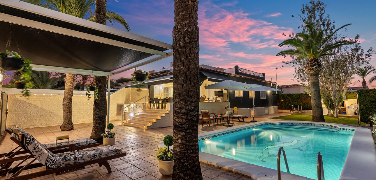 Herverkoop - Detached Villa -
Torrevieja - Rocio del Mar