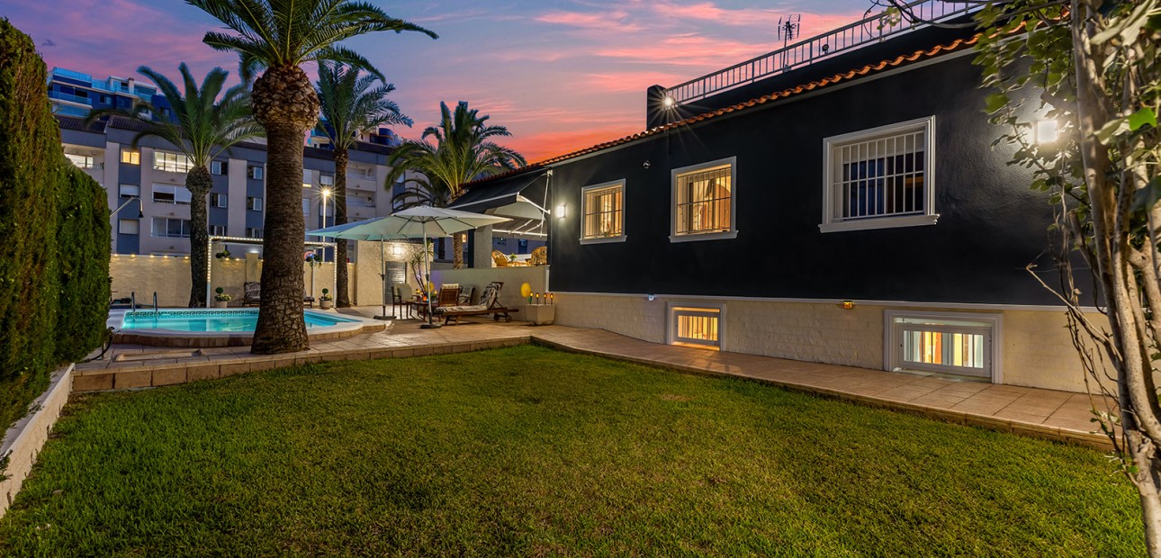 Herverkoop - Detached Villa -
Torrevieja - Rocio del Mar