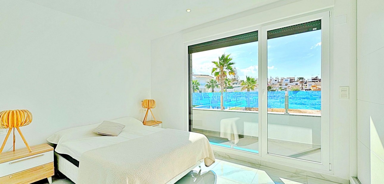 Herverkoop - Herenhuis -
Orihuela Costa - Los Balcones