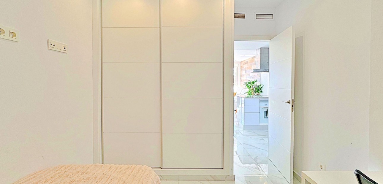 Herverkoop - Herenhuis -
Orihuela Costa - Los Balcones