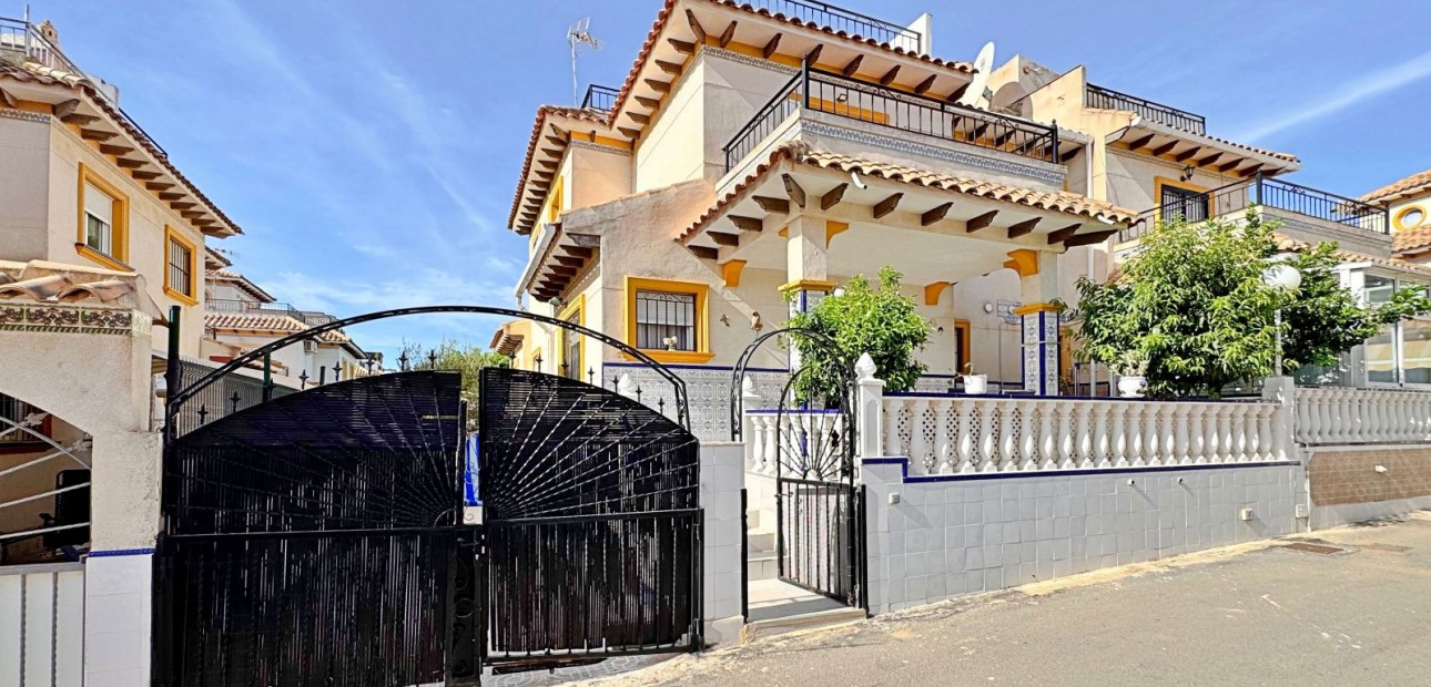 Herverkoop - Quad Villa -
Orihuela Costa - Punta Prima