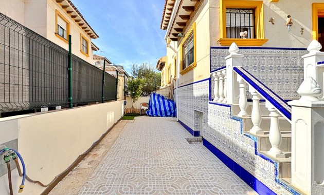 Herverkoop - Quad Villa -
Orihuela Costa - Punta Prima