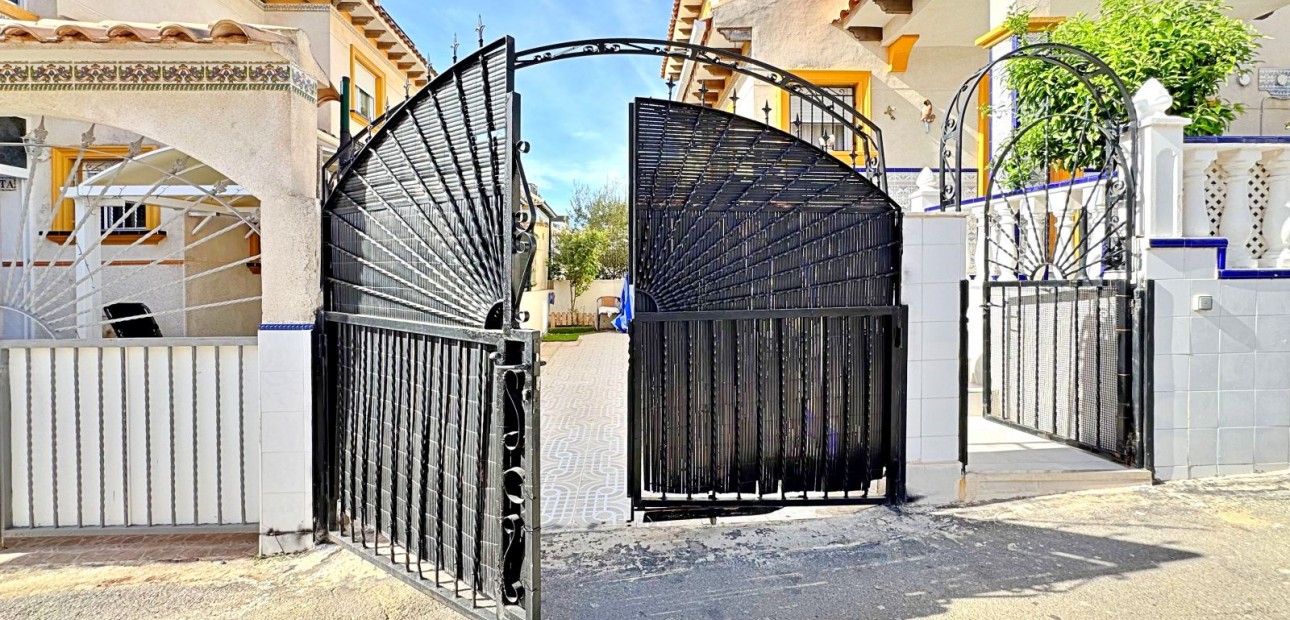 Herverkoop - Quad Villa -
Orihuela Costa - Punta Prima