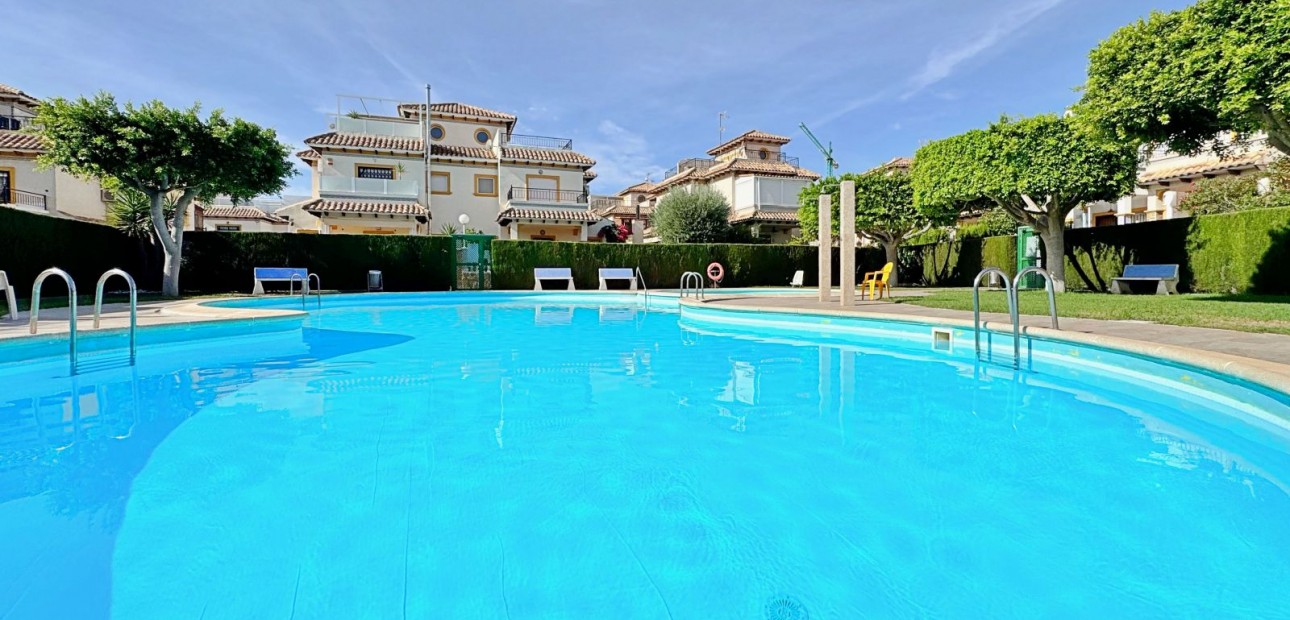 Herverkoop - Quad Villa -
Orihuela Costa - Punta Prima