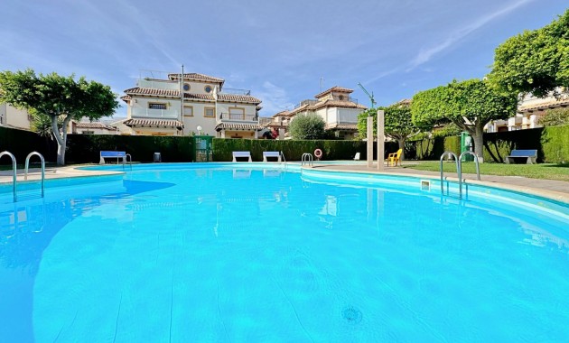 Herverkoop - Quad Villa -
Orihuela Costa - Punta Prima