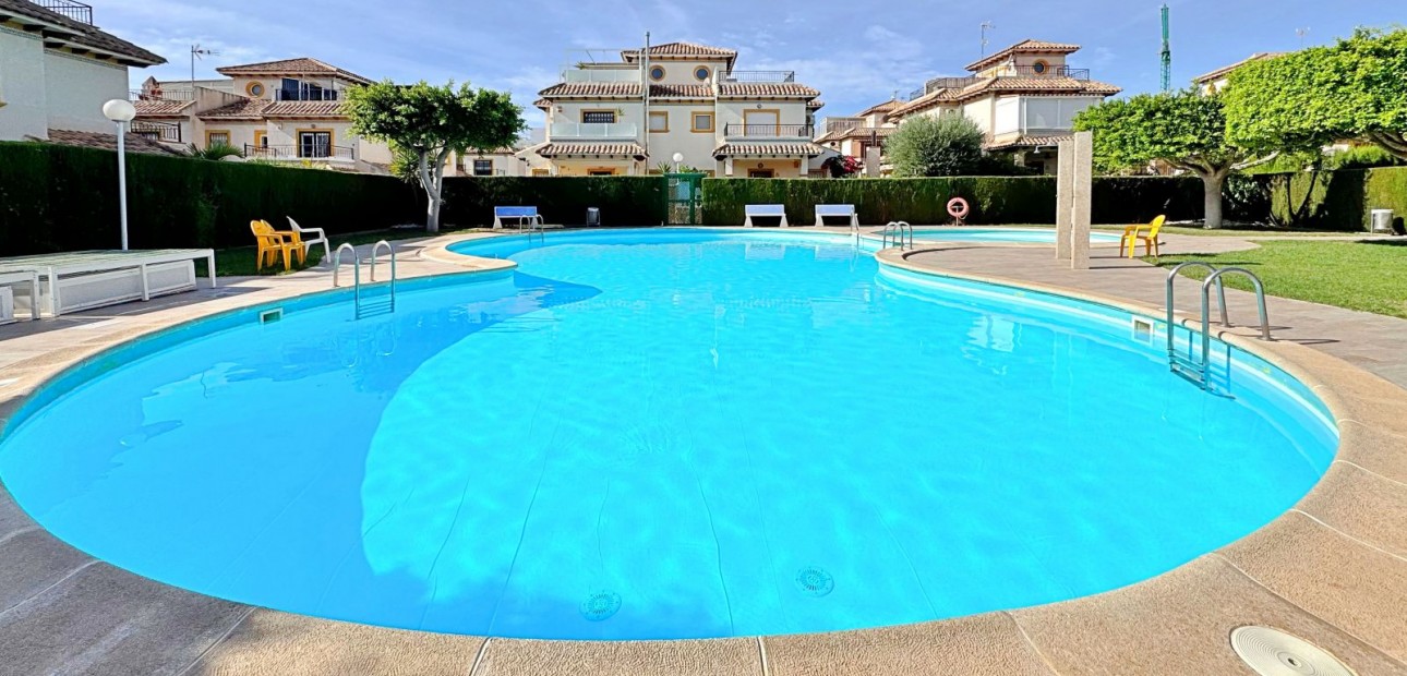Herverkoop - Quad Villa -
Orihuela Costa - Punta Prima