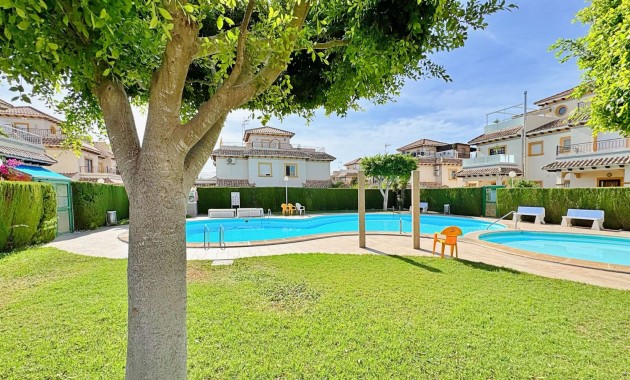 Herverkoop - Quad Villa -
Orihuela Costa - Punta Prima
