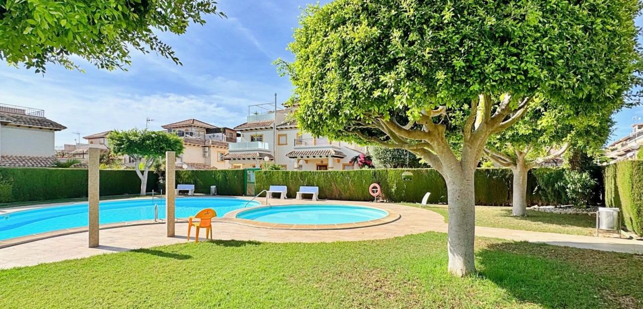 Herverkoop - Quad Villa -
Orihuela Costa - Punta Prima